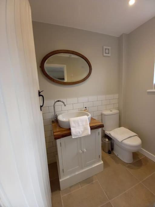 Cosy 2 Bed Cottage Between Snowdonia And The Sea Llandegai Exterior photo