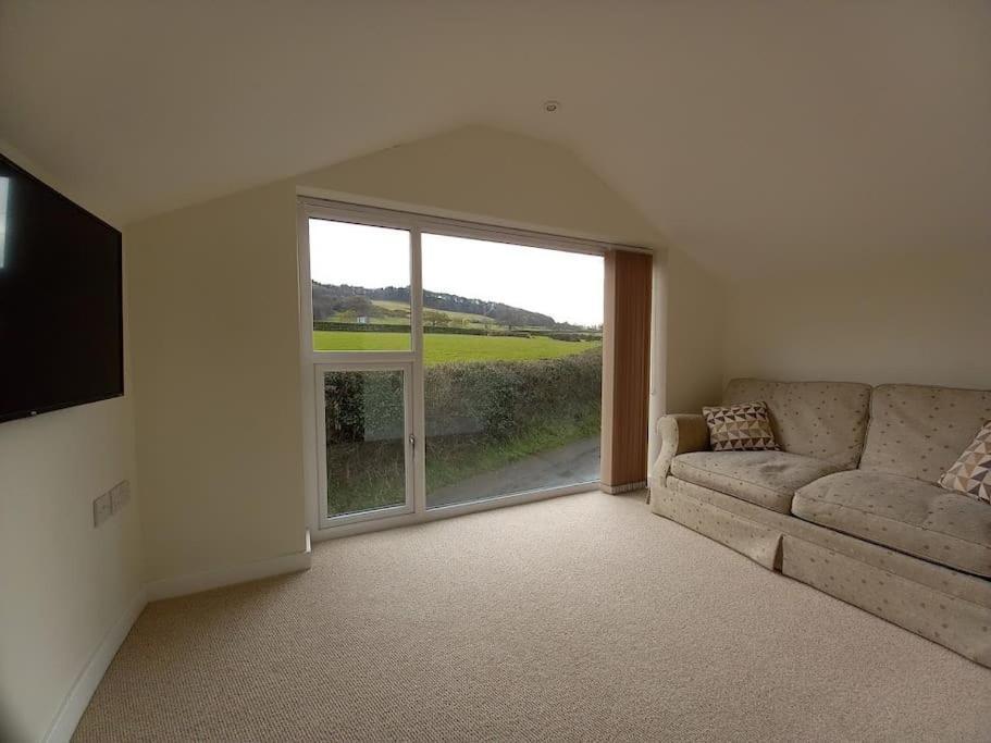 Cosy 2 Bed Cottage Between Snowdonia And The Sea Llandegai Exterior photo